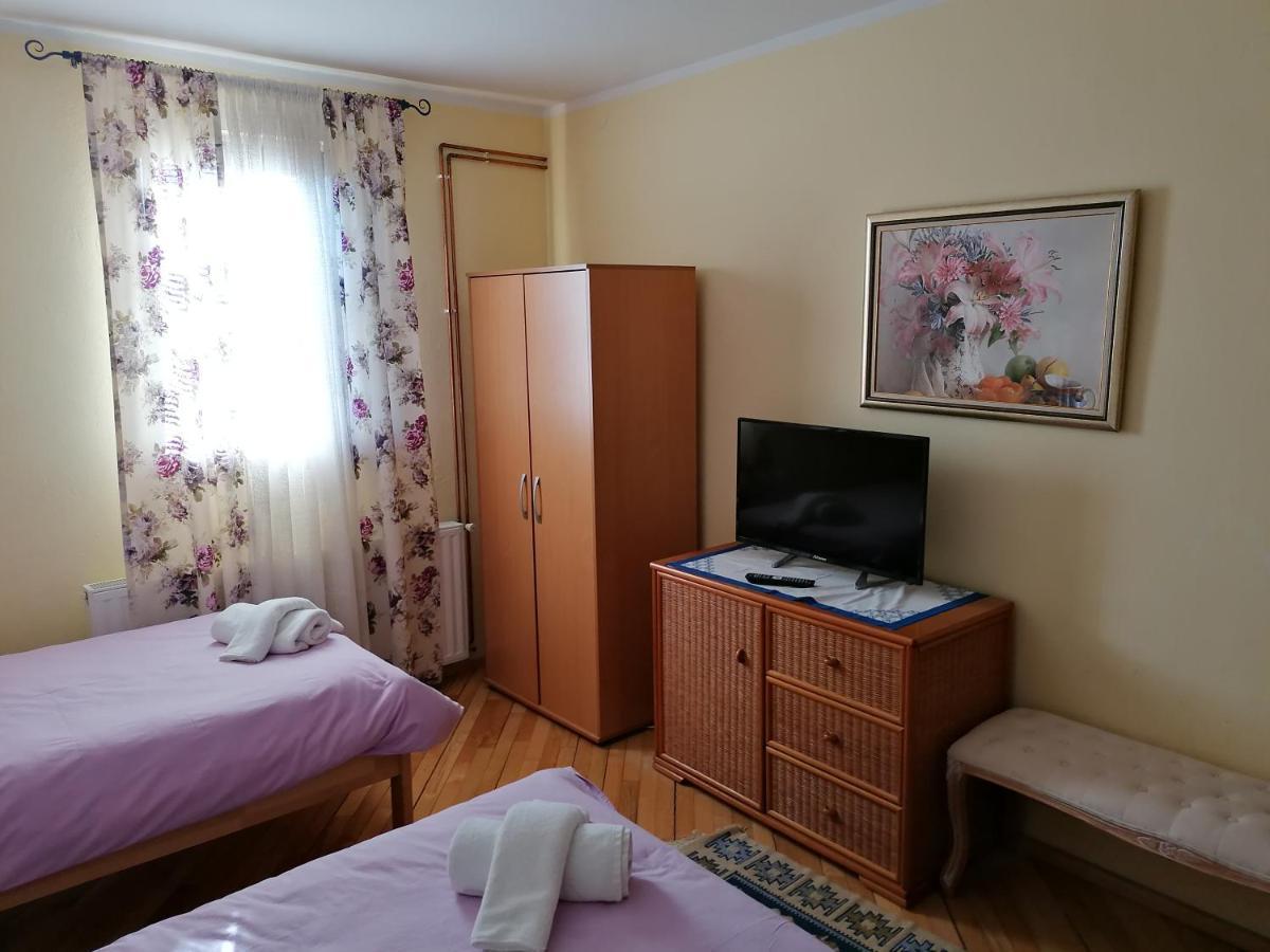 House Izvor Ξενοδοχείο Jezerce Εξωτερικό φωτογραφία