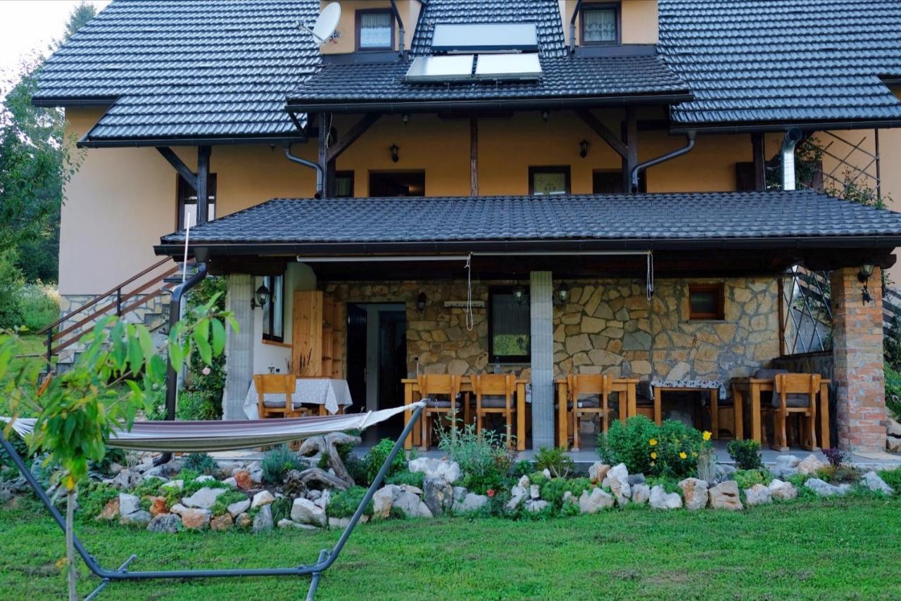 House Izvor Ξενοδοχείο Jezerce Εξωτερικό φωτογραφία