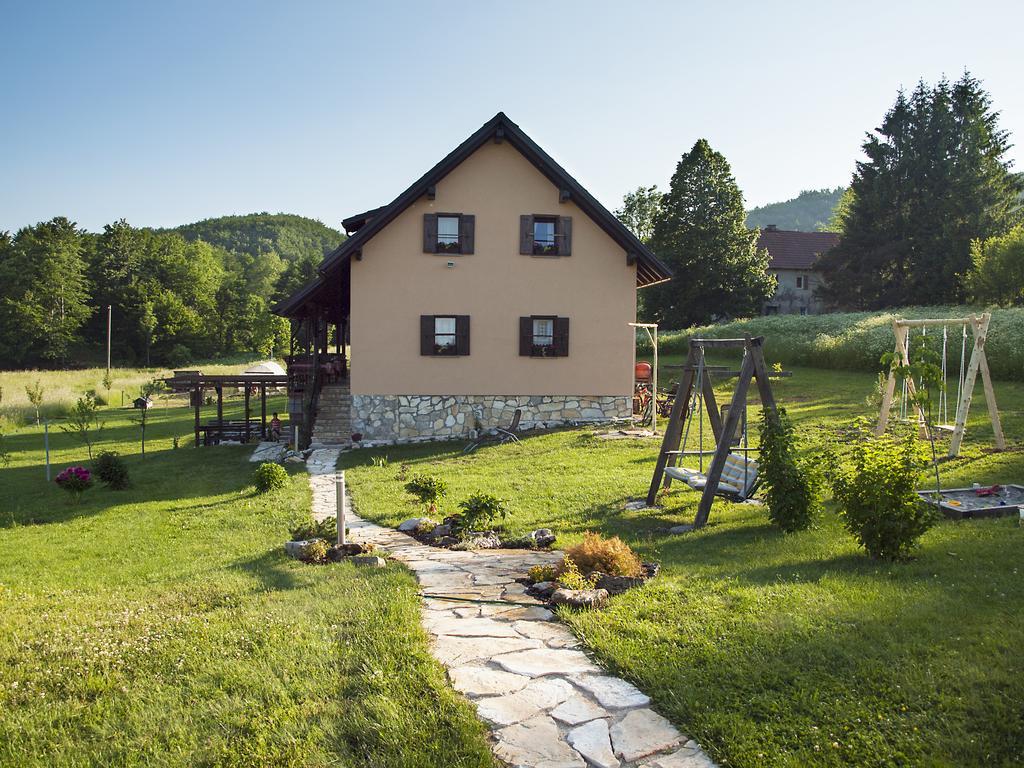 House Izvor Ξενοδοχείο Jezerce Εξωτερικό φωτογραφία